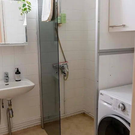 Apartment And Cozy By The Train Station With Free Parking