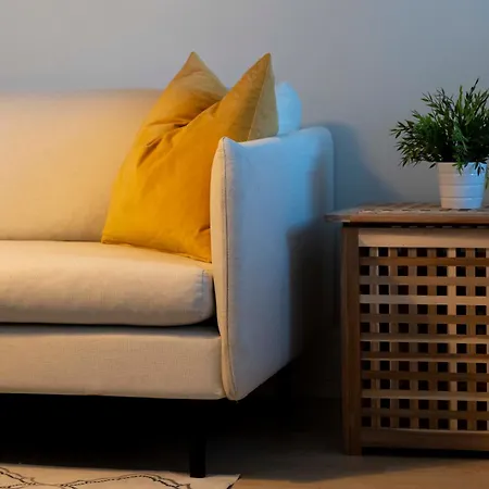 And Cozy By The Train Station With Free Parking * 瓦萨